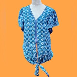 VGUC Max Studio  v neck tie front blouse. Size Large. 308W
